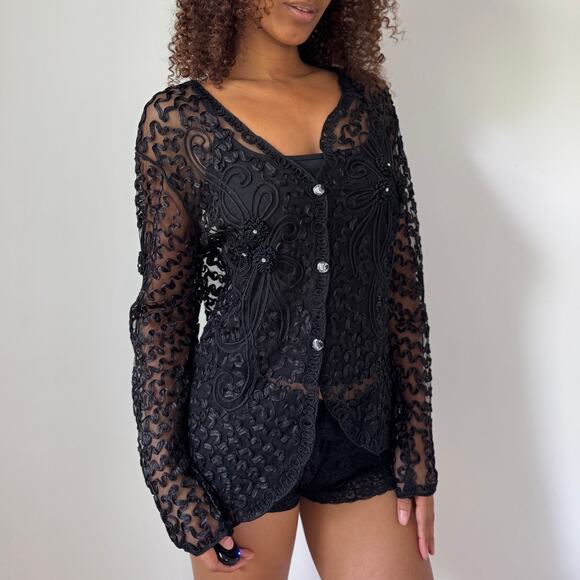 Vintage Sheer Embroidered Button-Up Top with Asymmetric Hem (M/L) - Picture 3 of 6